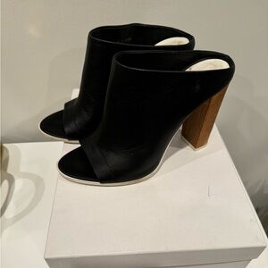 Vince black leather upper with wooden heel